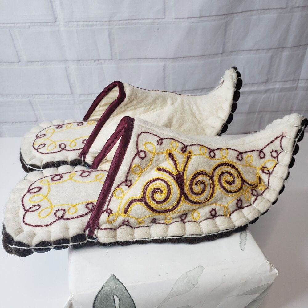 Vintage Traditional Felt Embroidered Wool Aladdin Slippers Eco Friendly - Picture 2 of 9